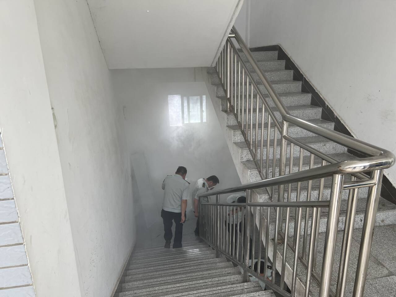 ]0N1~YEHMI3QN}~IX}{CDO6_tmb.jpg